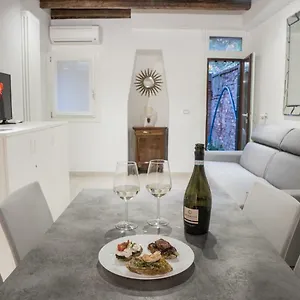 https://venetian-mood.hotelslidodijesolo.com